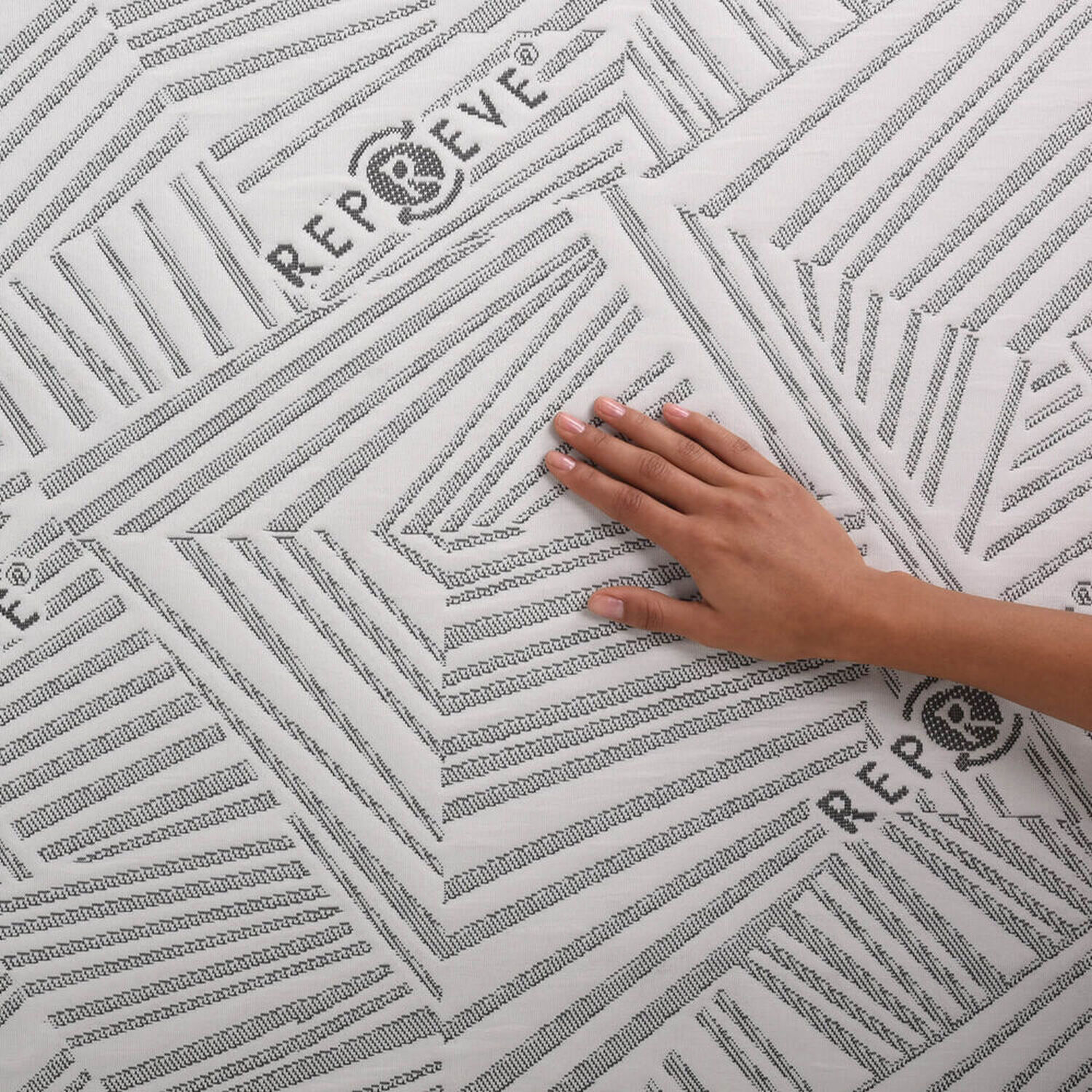 Cama Europea Curve 2 Plazas Infinity Green + Respaldo &Eacute;ufrates