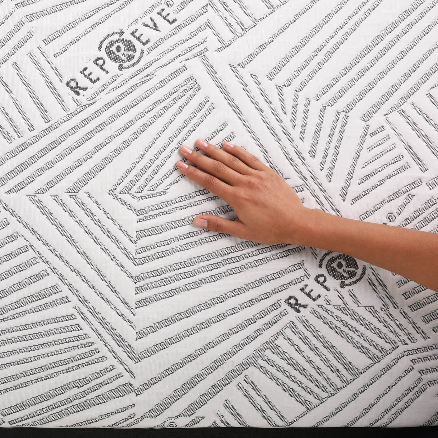 Cama Europea King Infinity Green + Set Ganges