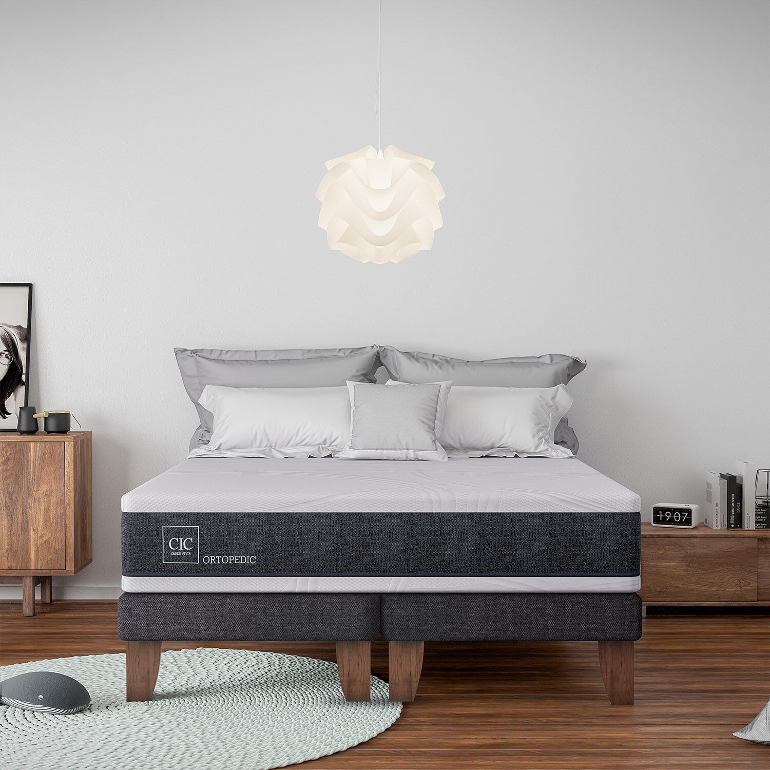 Cama Europea King Ortopedic + Veladores Torino Caramel