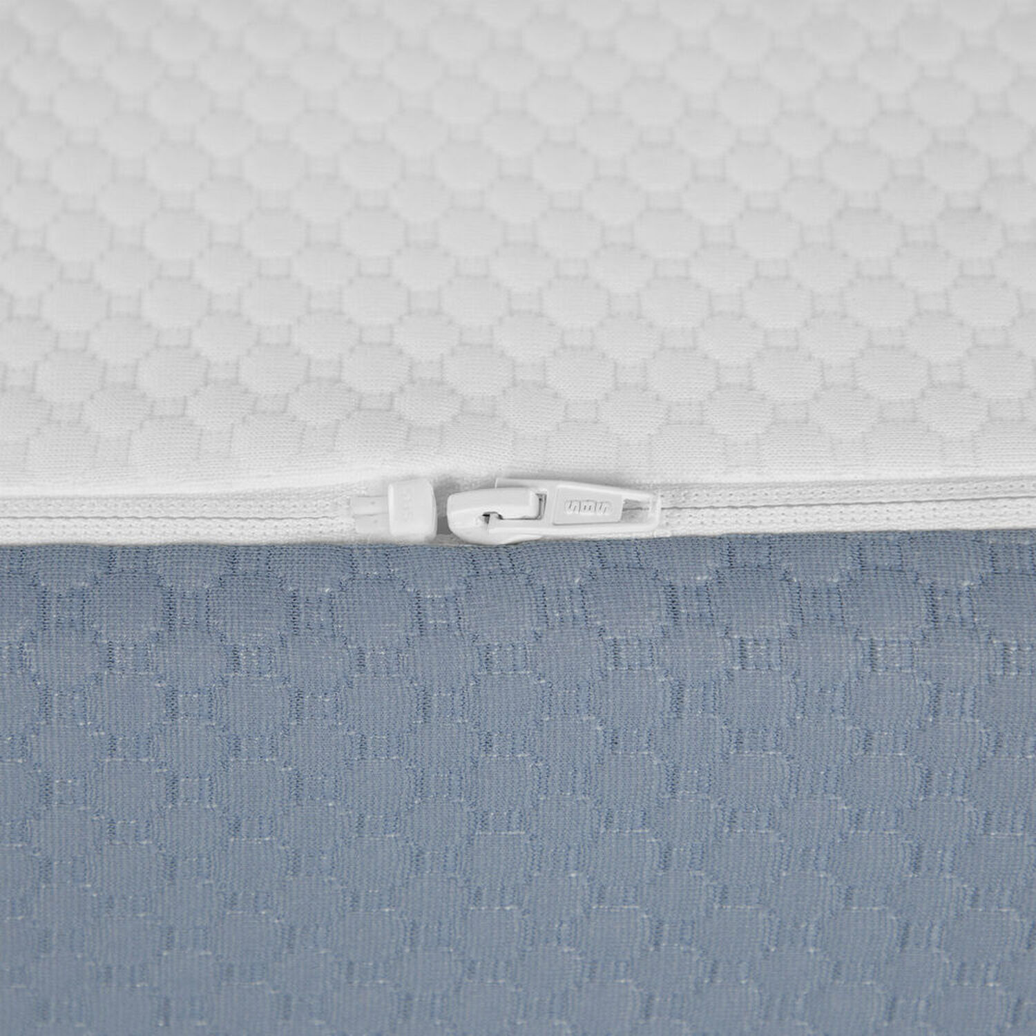 Colch&oacute;n Full Excellence 135x190 + Almohadas