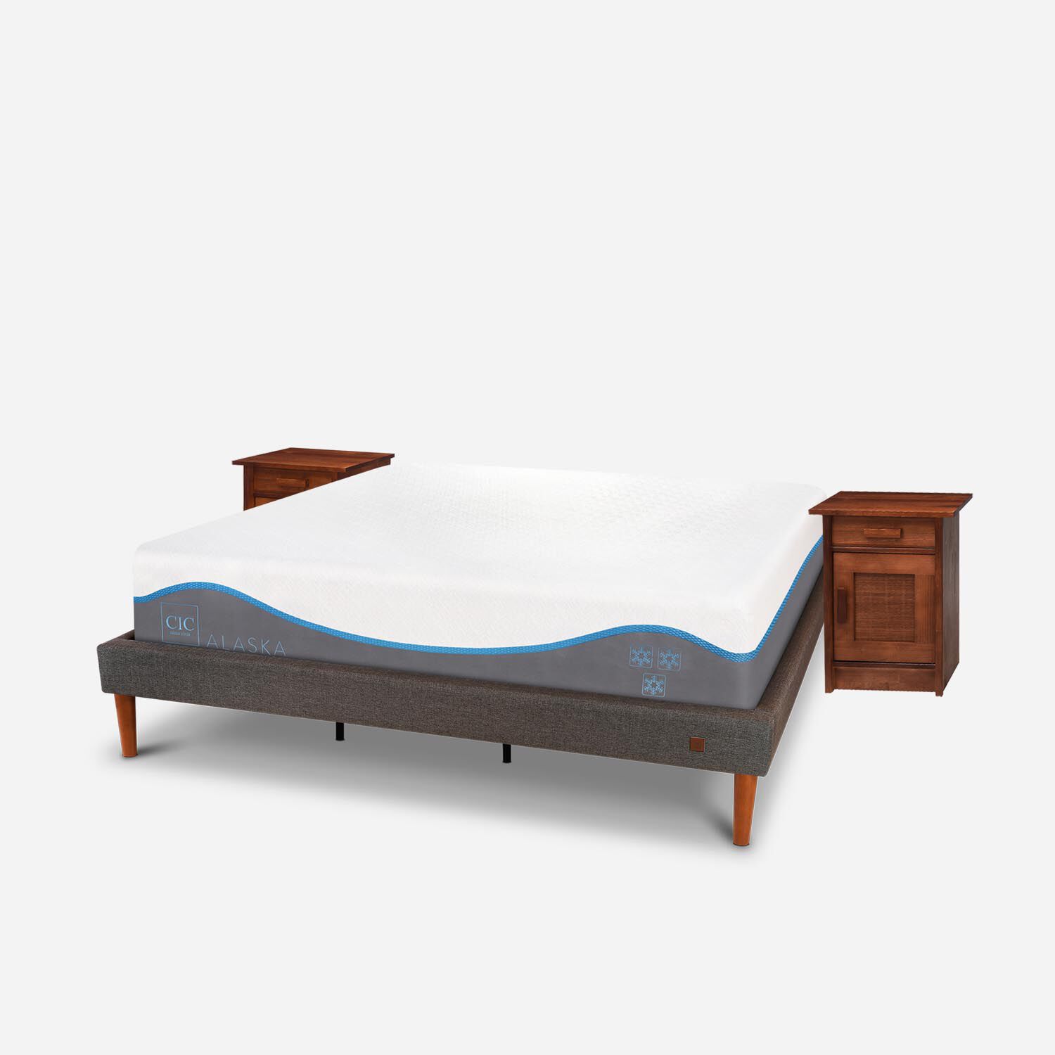 Cama Europea Curve King Alaska + Veladores Mil&aacute;n Caramel