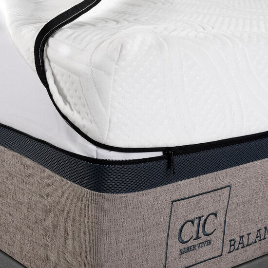 Cama Europea King Balance Advance + Almohadas Down Alternative