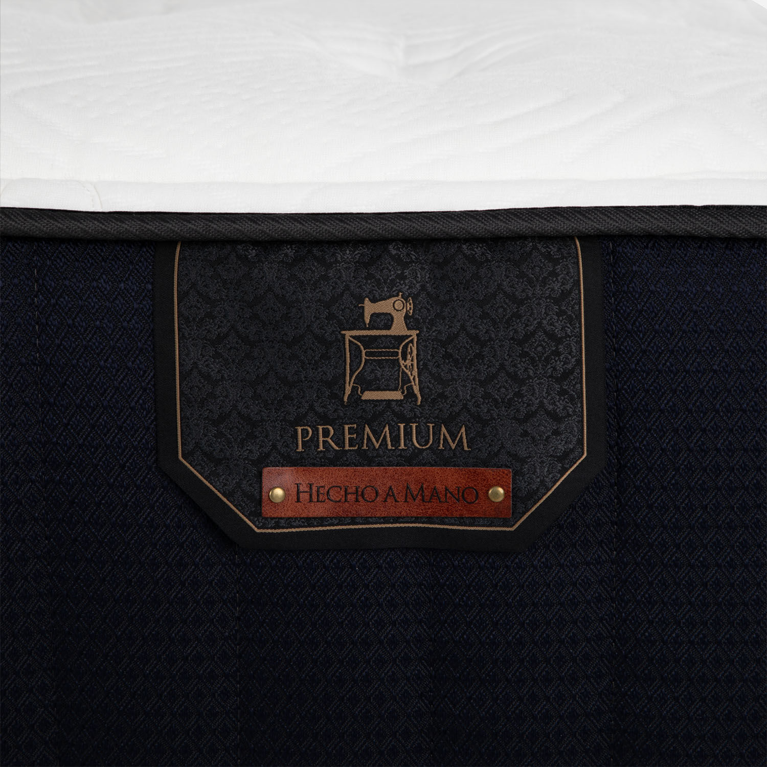 Cama Europea King Premium + Respaldo Villarrica Negro