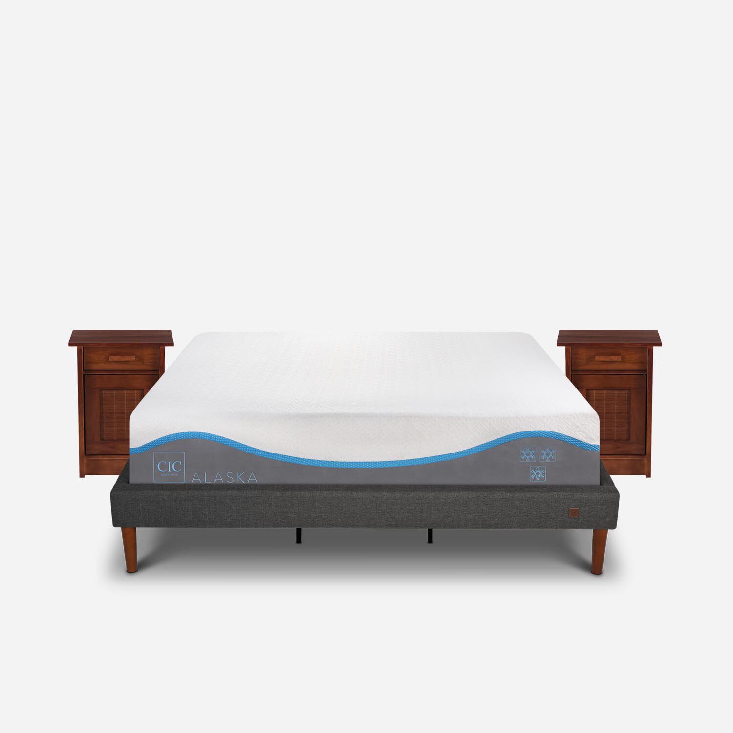 Cama Europea Curve King Alaska + Veladores Mil&aacute;n Caramel