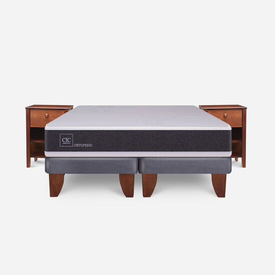 Cama Europea 2 Plazas Base Dividida Ortopedic + Veladores Torino Caramel