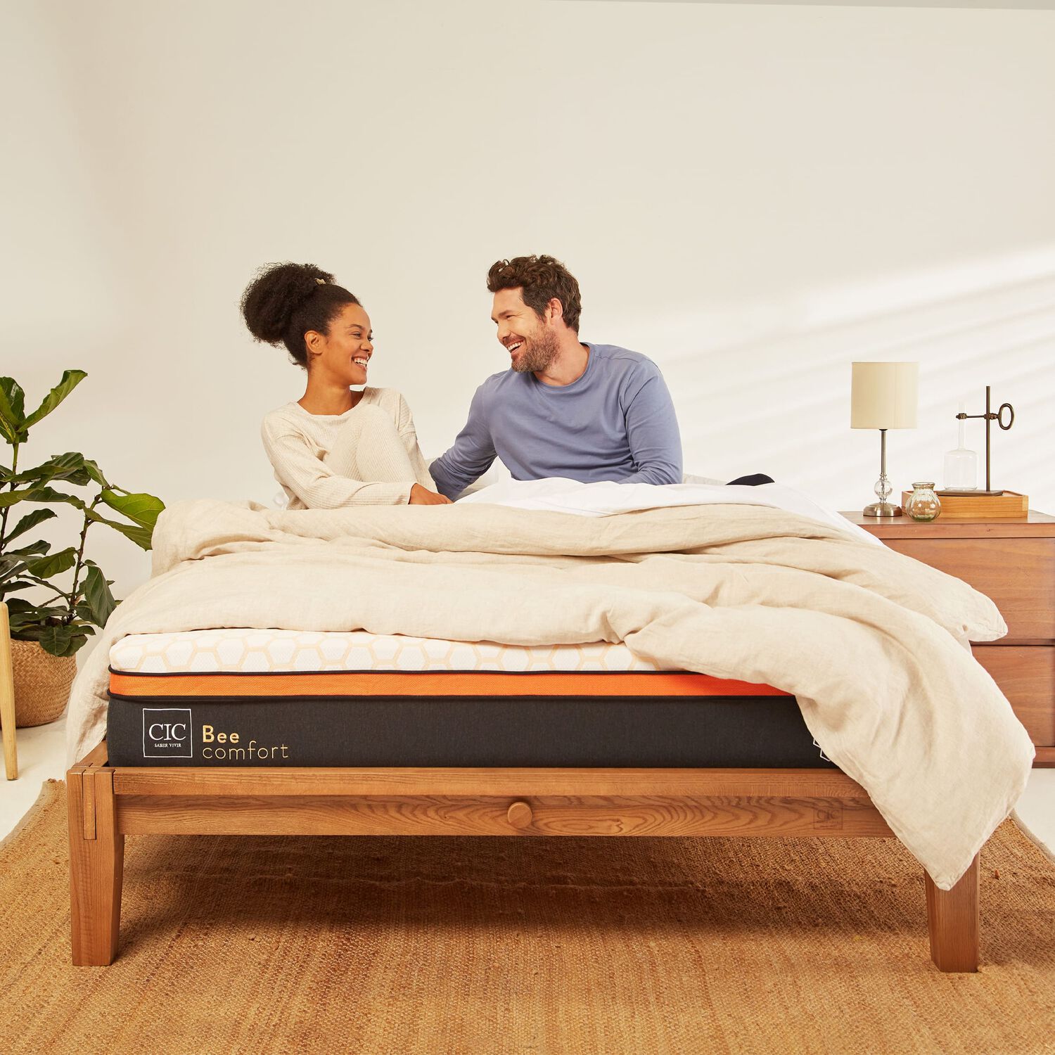 Cama Europea 2 Plazas Bee Comfort Respaldo Sesia