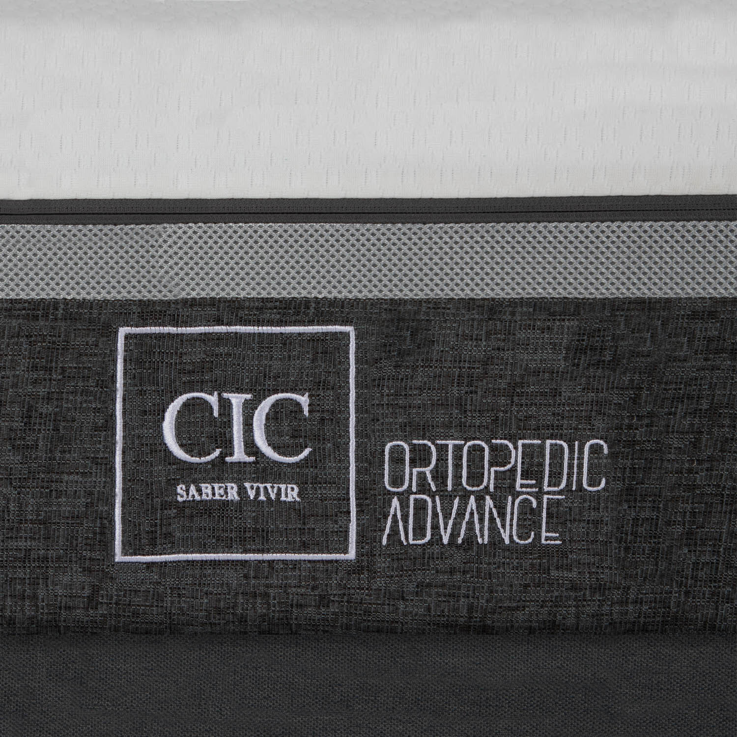 Cama Europea King Ortopedic Advance + Respaldo Danubio