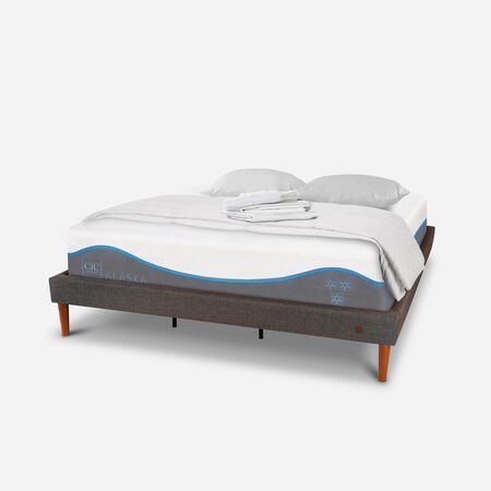 Cama Europea Curve King Alaska + Plum&oacute;n + S&aacute;banas + Almohadas Viscoel&aacute;sticass