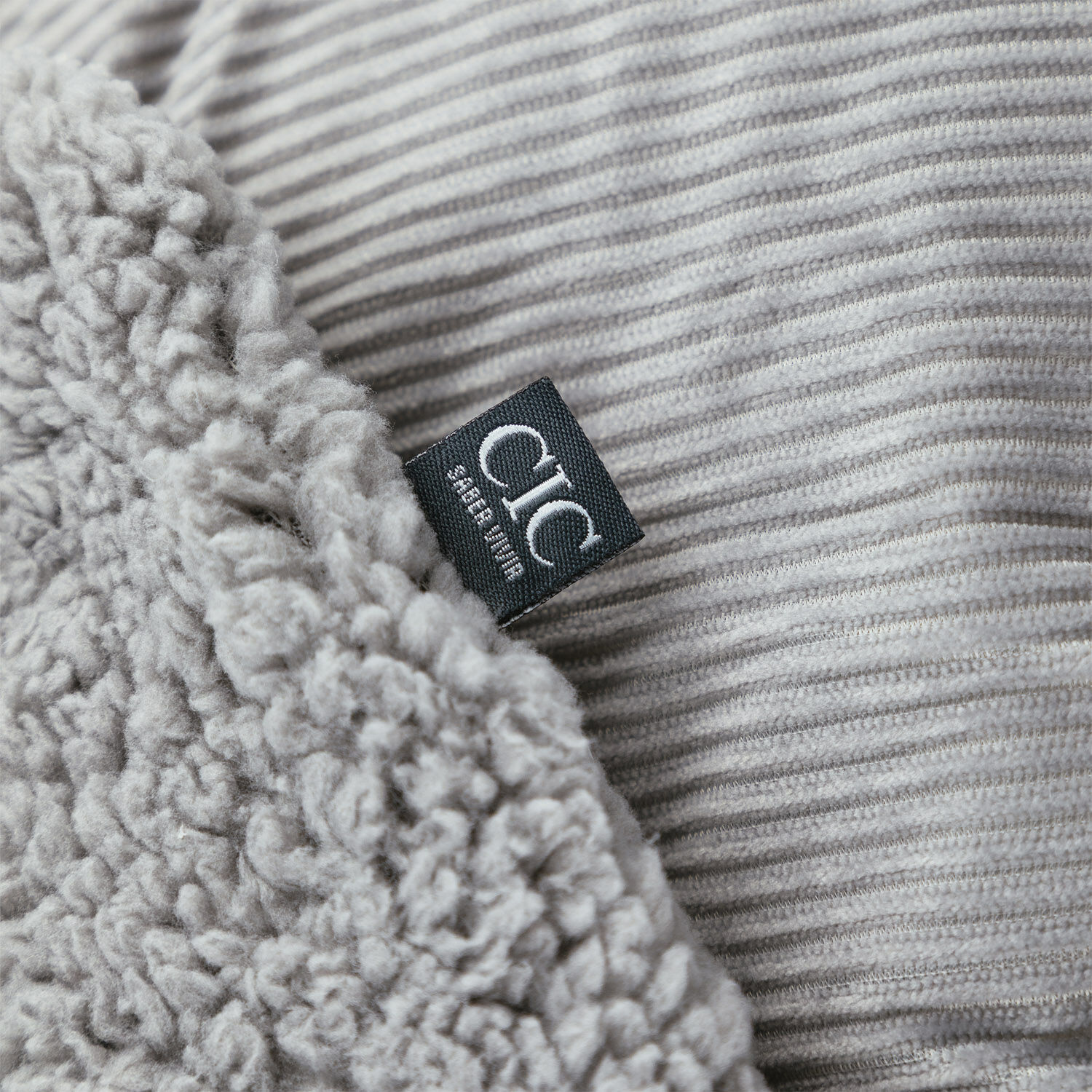 Plum&oacute;n Single Sherpa Corderoy Gris
