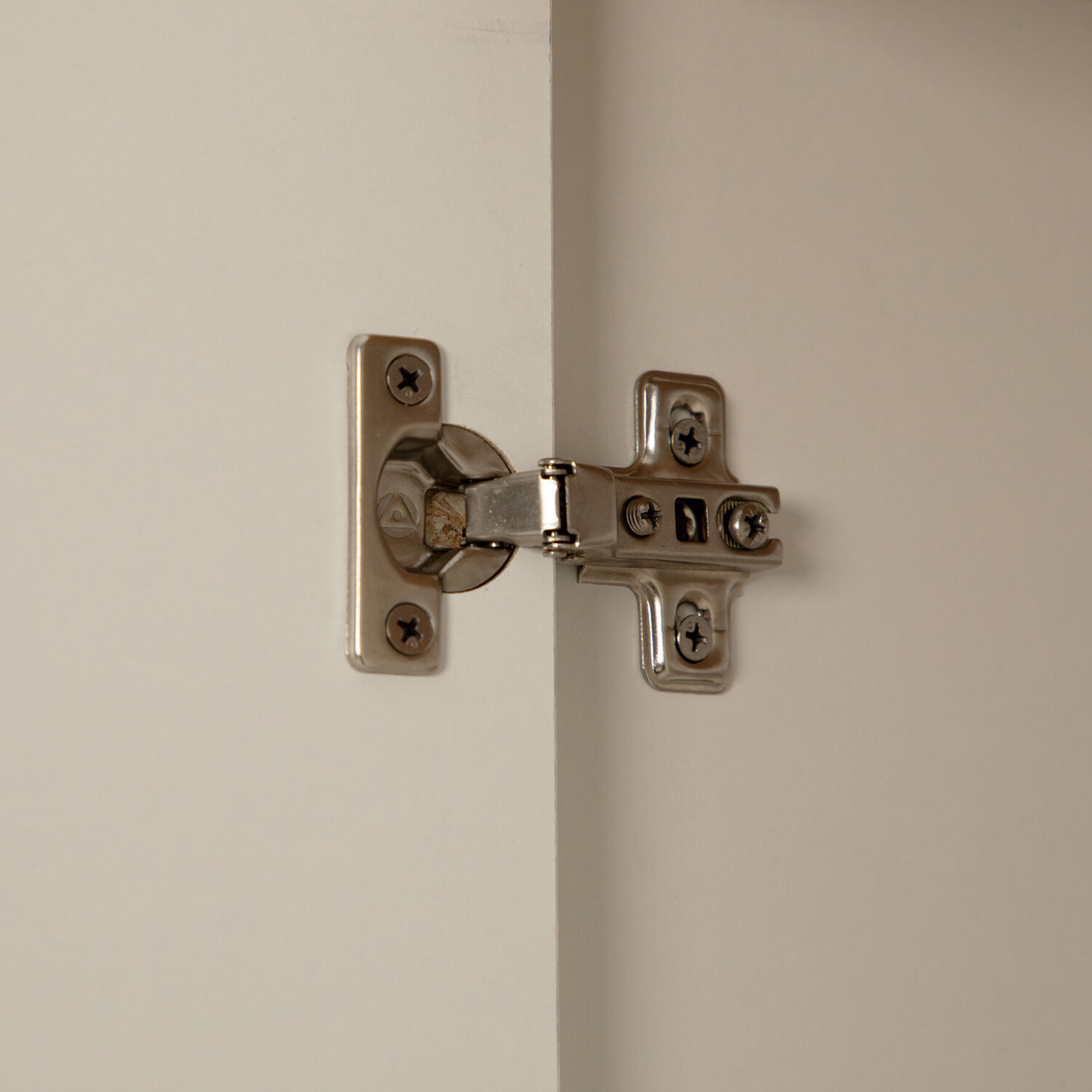 Cl&oacute;set 6 Puertas 3 Cajones Maipo Blanco