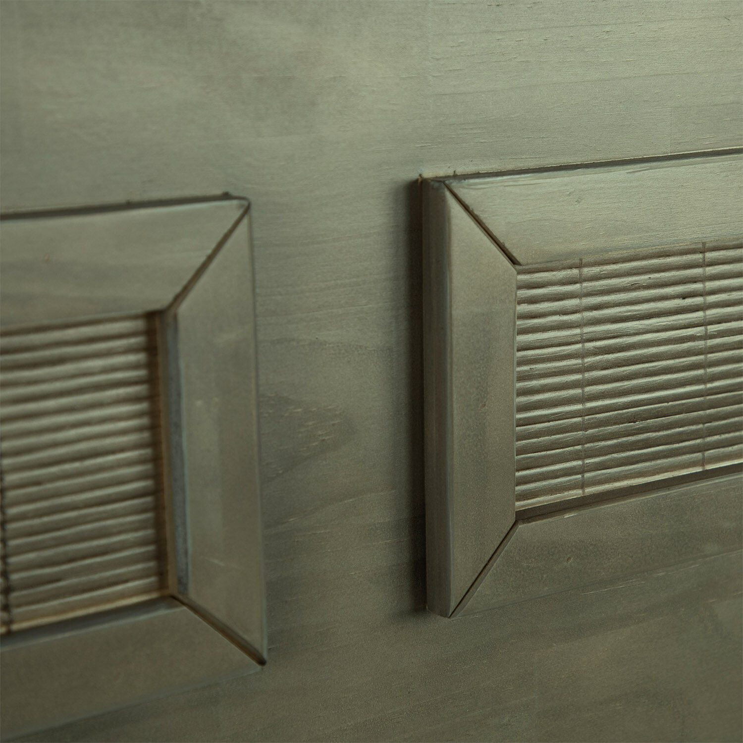 Cama Europea King Alaska + Respaldo Mil&aacute;n Olivo